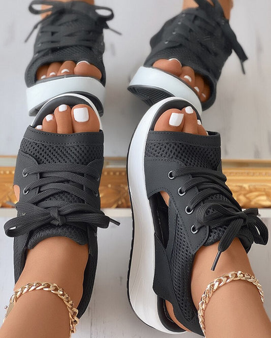 Cindy - The Perfect Sandal for All Occasions