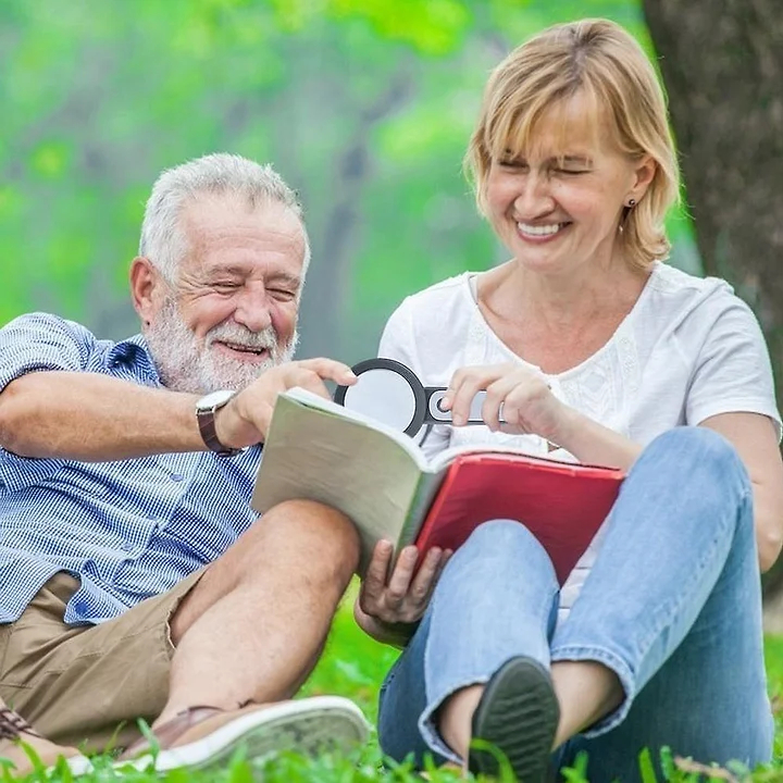 30X Optical Magnifier Handheld for Seniors – Enhance Your Reading Comfort