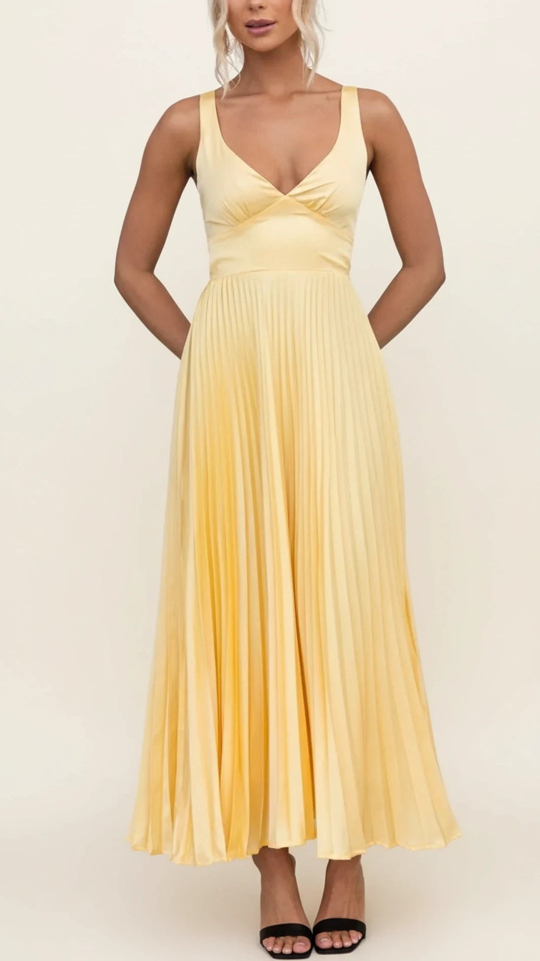 Women's Pleated A-Line Maxi Dress