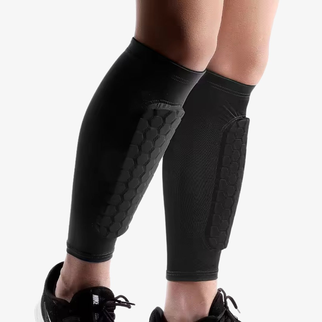 Built-in cushioning layer absorbs impact and protects the shinbone from injuries.