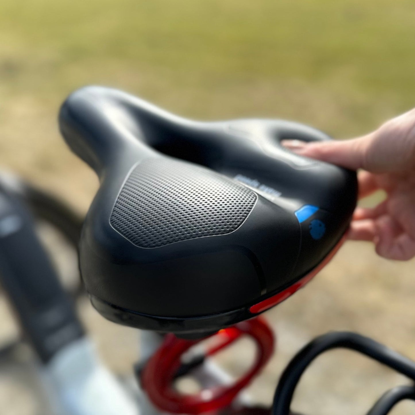 Closora | CloudComfort Pro Bicycle Seat | Pressure-Relieving Memory Foam | Black