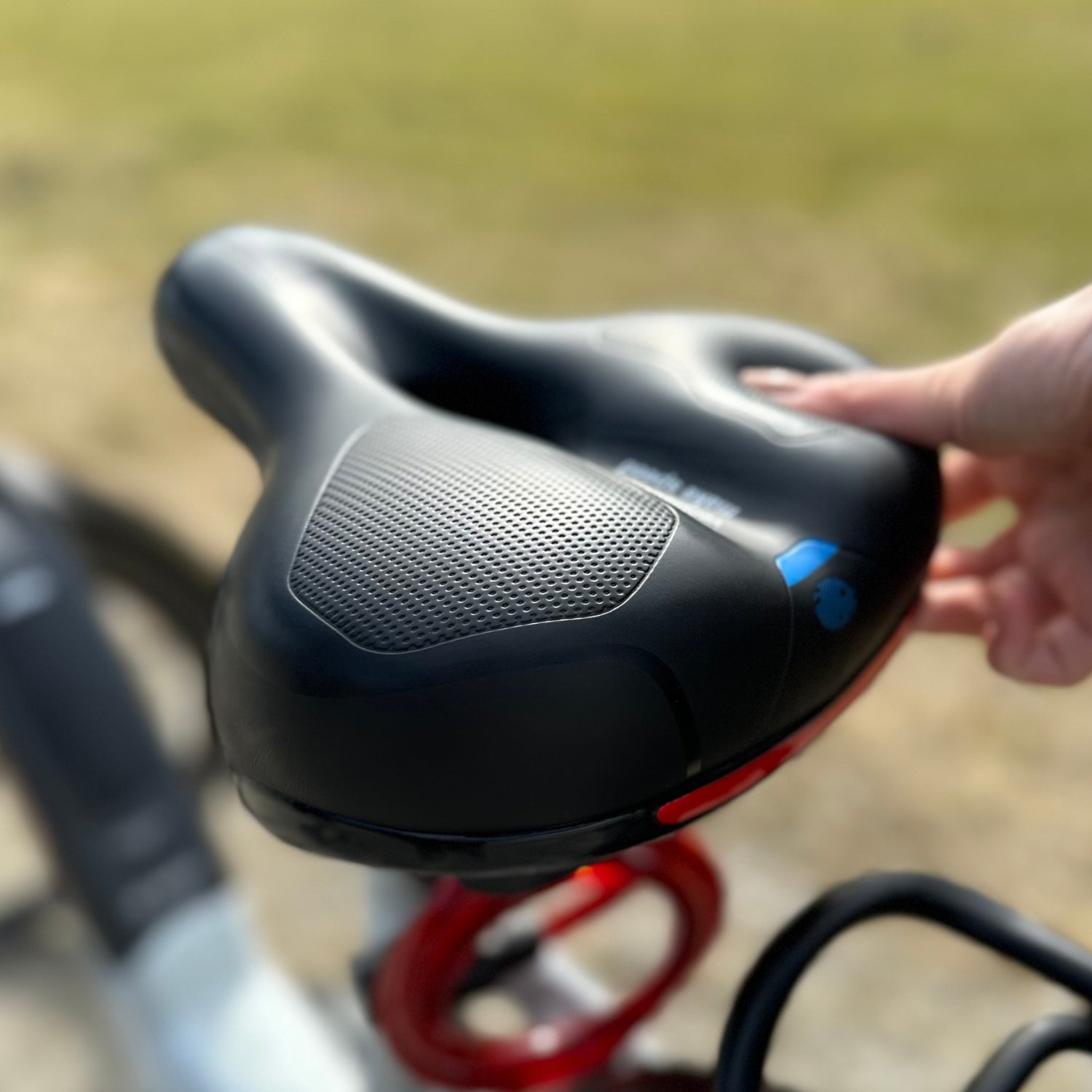 Closora | CloudComfort Pro Bicycle Seat | Pressure-Relieving Memory Foam | Black