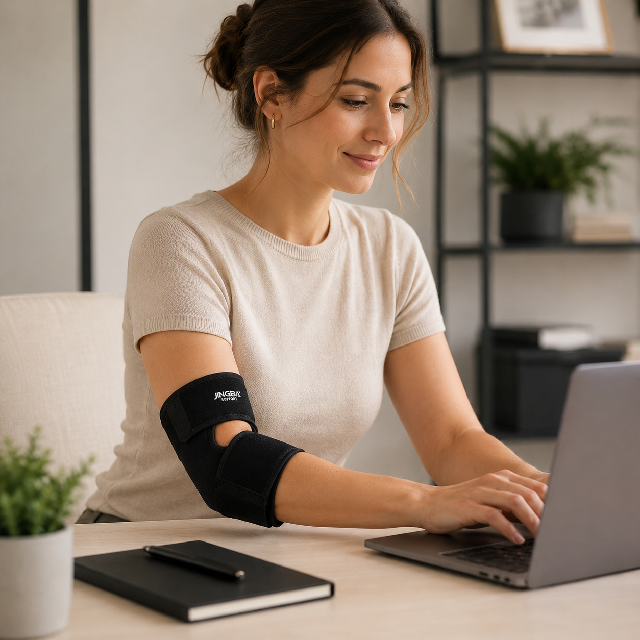 Closora | Elbriq Adjustable Elbow Compression Brace