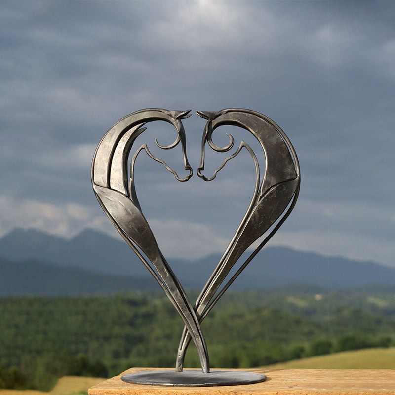 Closora | Kiss Horse Sculpture