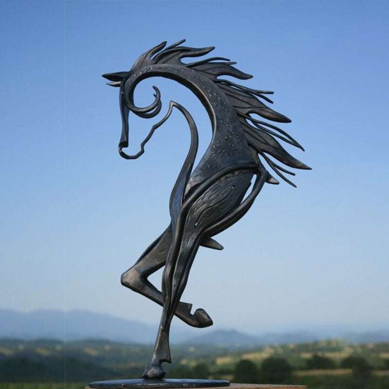 Closora | Kiss Horse Sculpture
