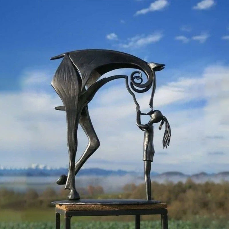 Closora | Kiss Horse Sculpture