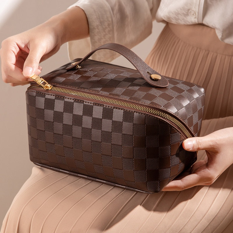 Closora | Luxury Checkered Make-up Cosmetic Bag
