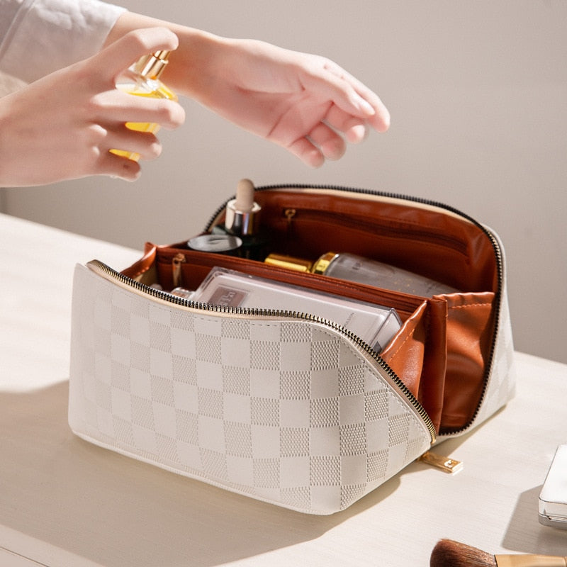 Closora | Luxury Checkered Make-up Cosmetic Bag