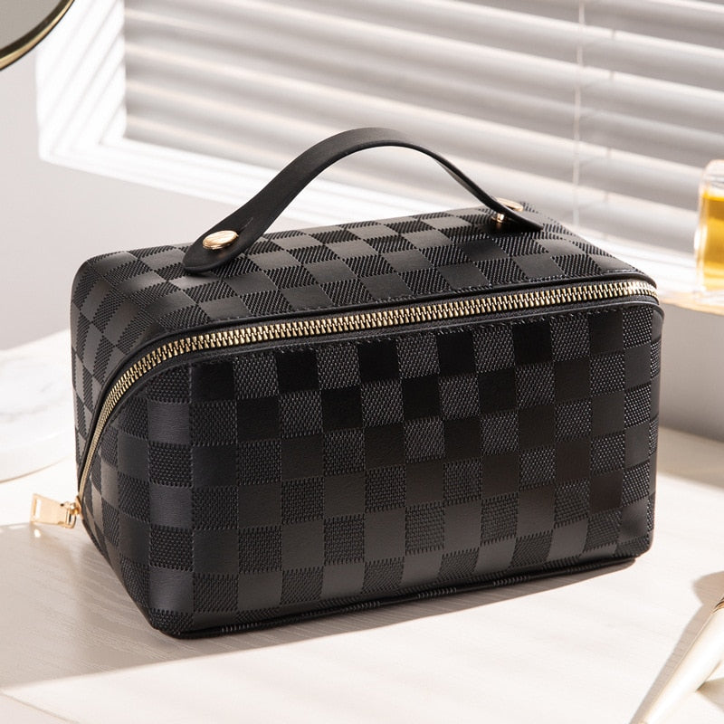 Closora | Luxury Checkered Make-up Cosmetic Bag