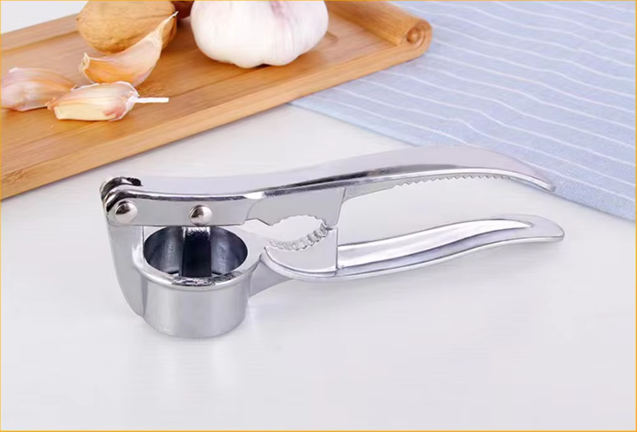 Closora | Robust Garlic Press Made of Stainless Steel
