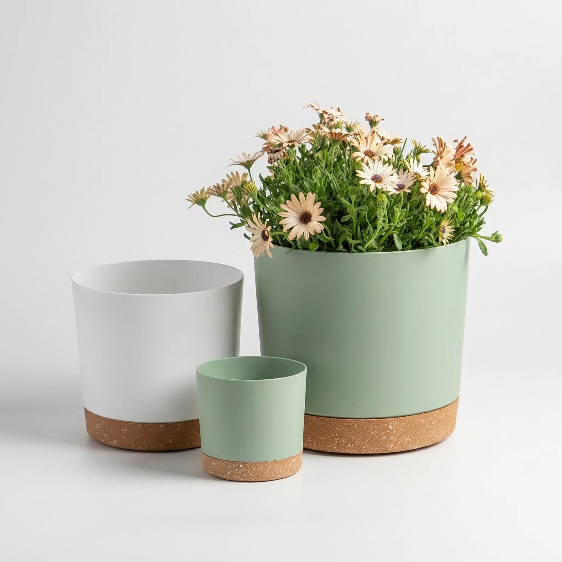 Closora | Verdara Large Lightweight Pot With Drainage Holes