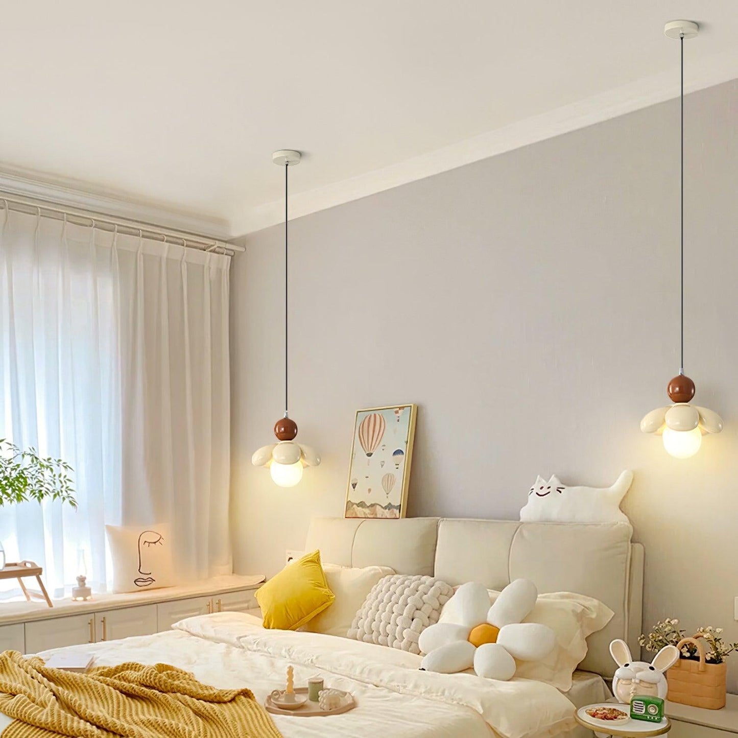 Colorful Flower-Shaped Pendant Lamp – Stylish Lighting for Living Room and Bedroom Made of Resin, Color Options