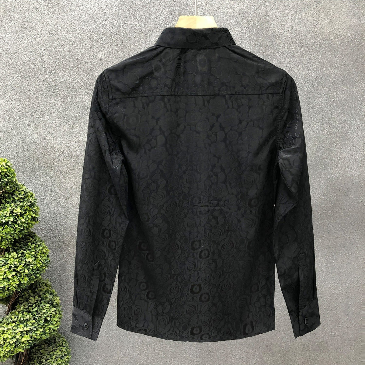 Men's Long Sleeve Jacquard Shirt with Fine Floral Embossing and Spread Collar