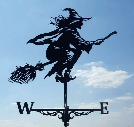 Metal Weather Vane with Cartoon Animal Theme – Durable Wind Indicator for Garden and Roof
