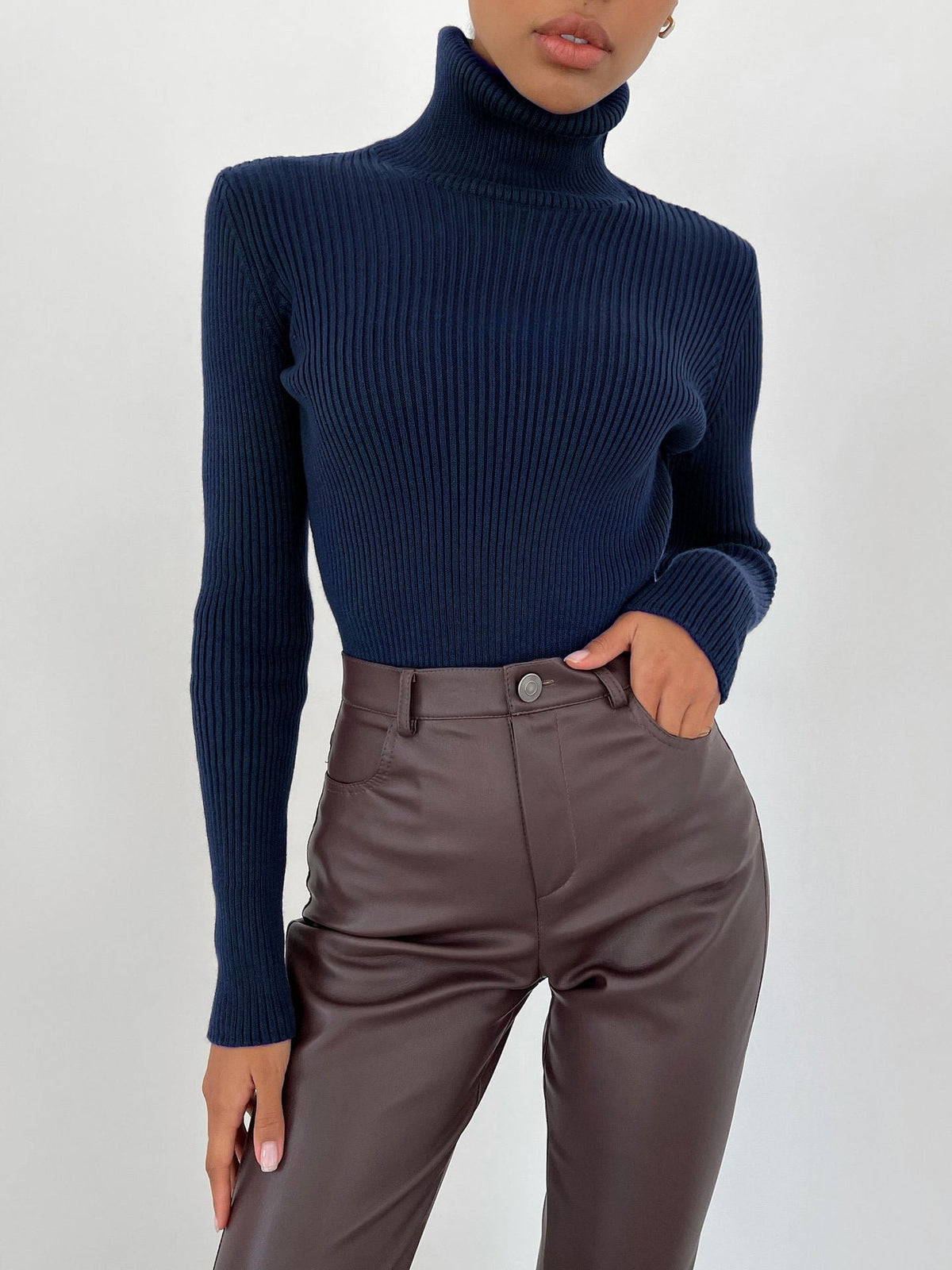 Soft and Cozy High-Neck Winter Turtleneck Sweater