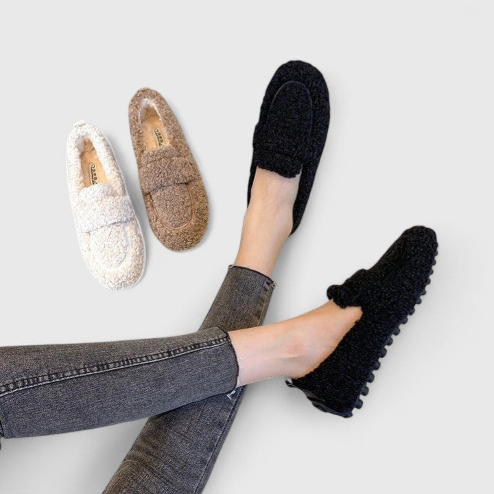 Velura™ | Warm Slippers with Elegant Design