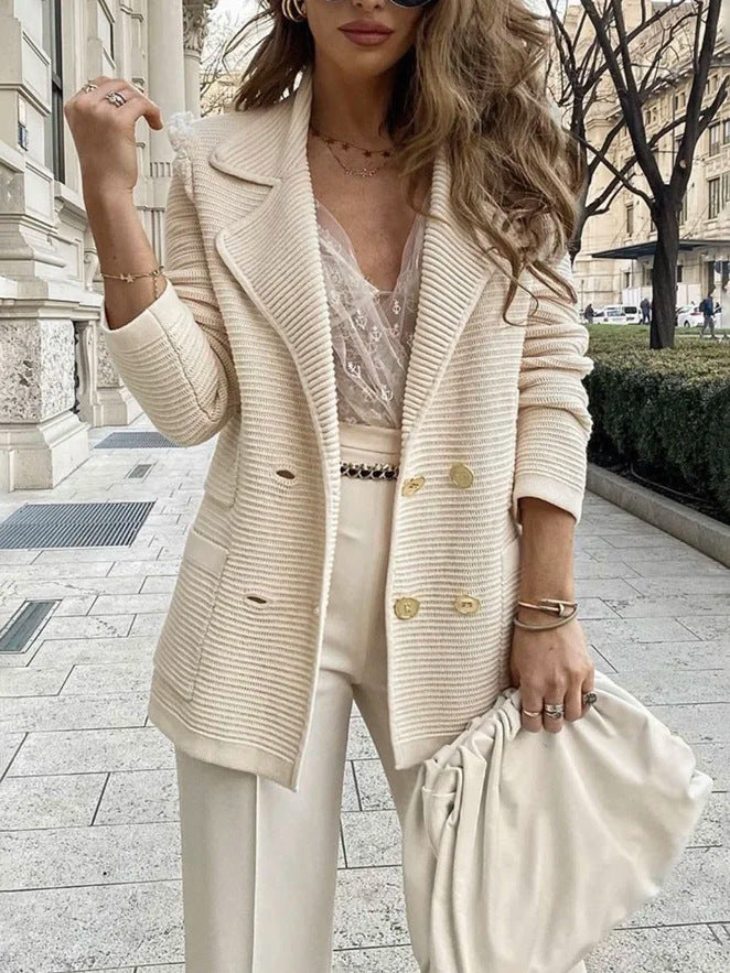Women's Double-Breasted Tailored Jacket with Lapel Collar and Flap Pockets