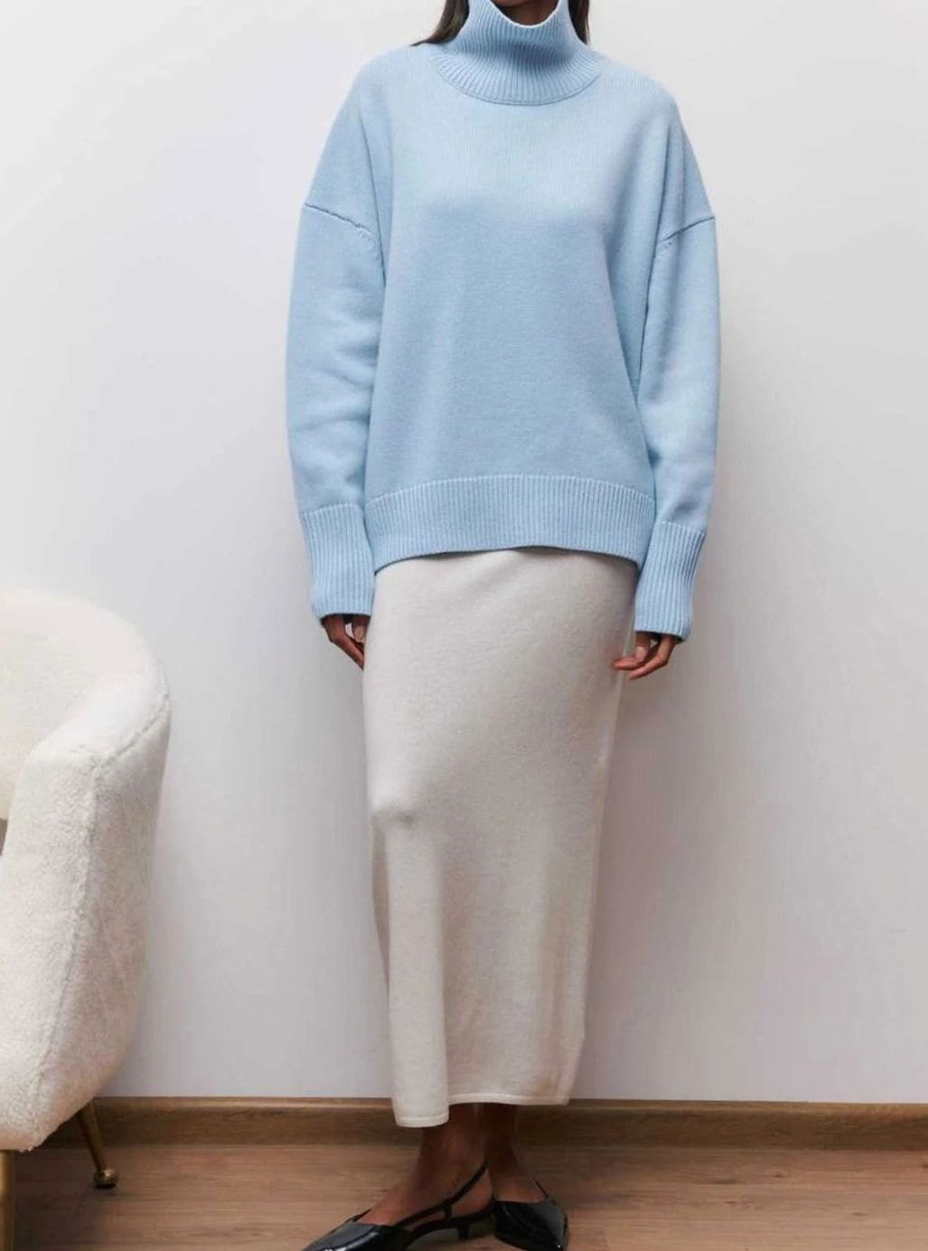 Women's Oversized Ribbed-Knit Turtleneck Sweater with Elbow Slits