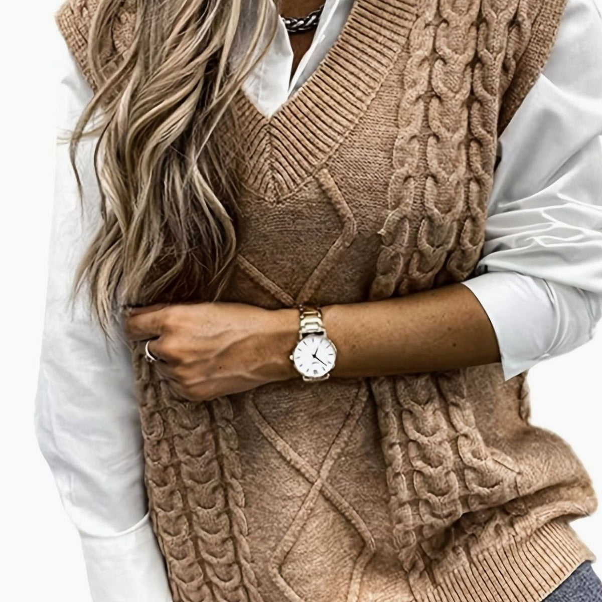Women's Relaxed Fit Cable-Knit V-Neck Sweater Vest