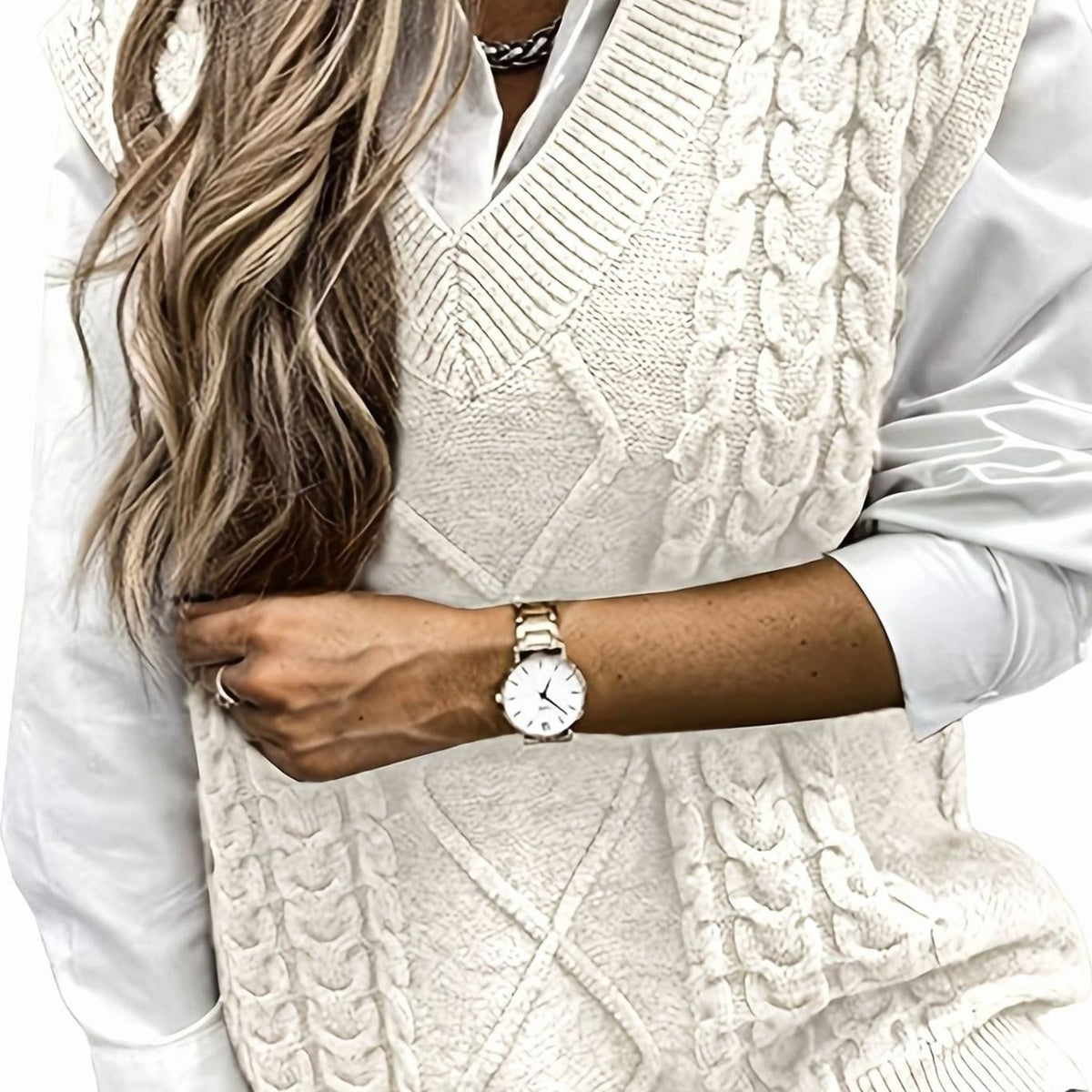 Women's Relaxed Fit Cable-Knit V-Neck Sweater Vest