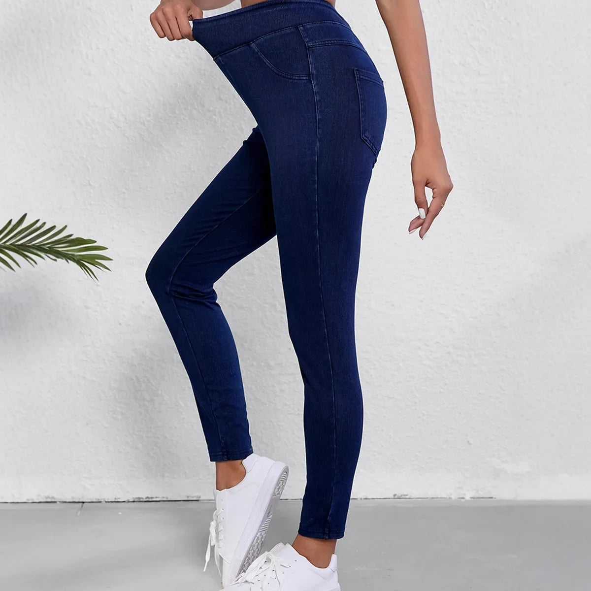 Image of Women's High-Waisted Skinny Pants