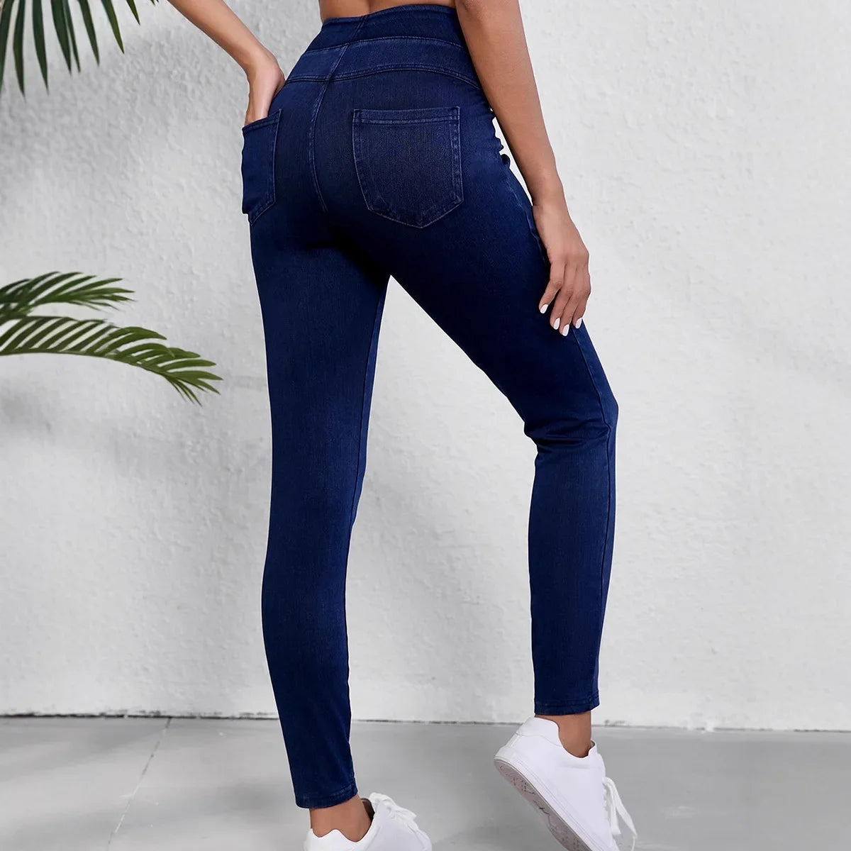 Image of Women's High-Waisted Skinny Pants