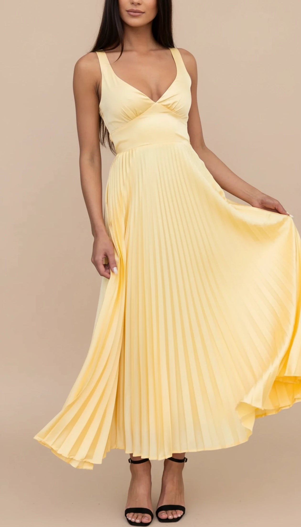 Elegant Pleated Wedding Guest Maxi Dress – Closora